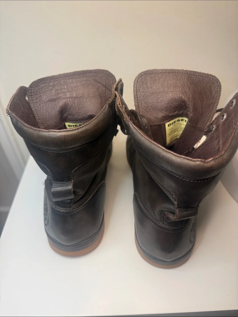 Diesel leather lace